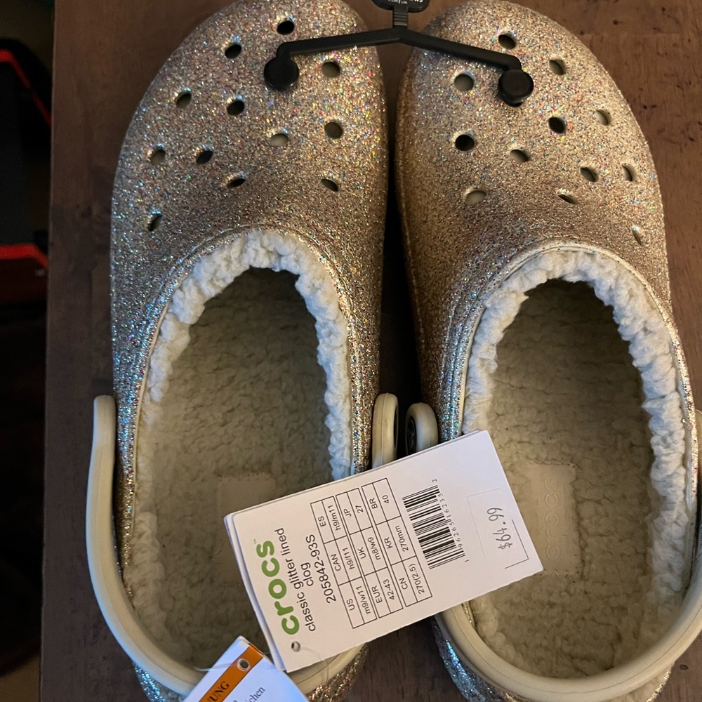 Gold Crocs - Picture 2 of 4